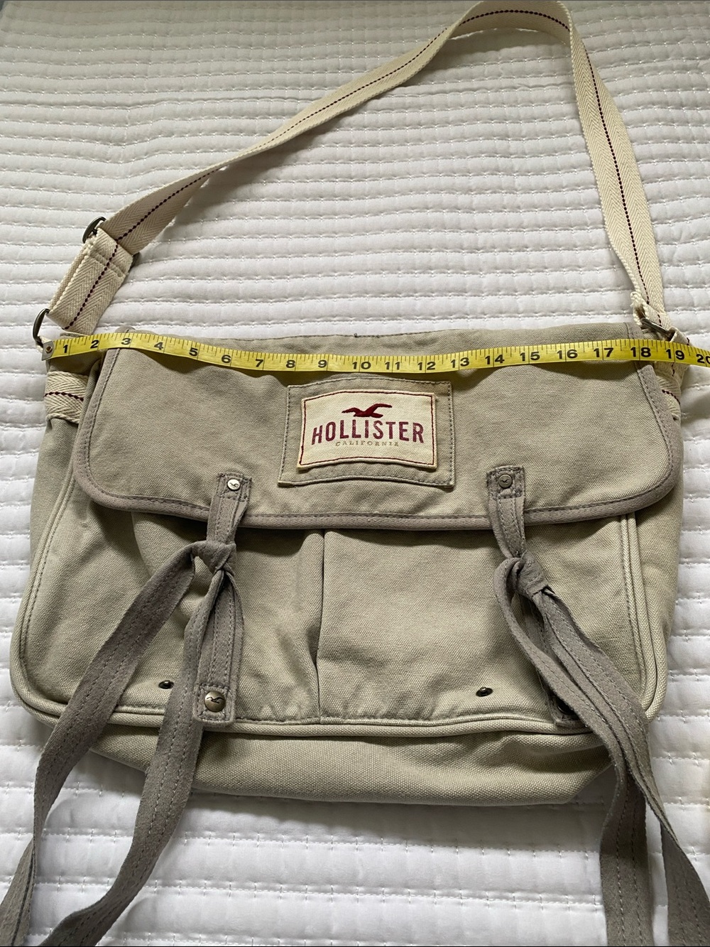 Hollister Vintage YK2 Neutral Grey Canvas Messenger Bag with Adjustable Strap - Picture 5 of 16